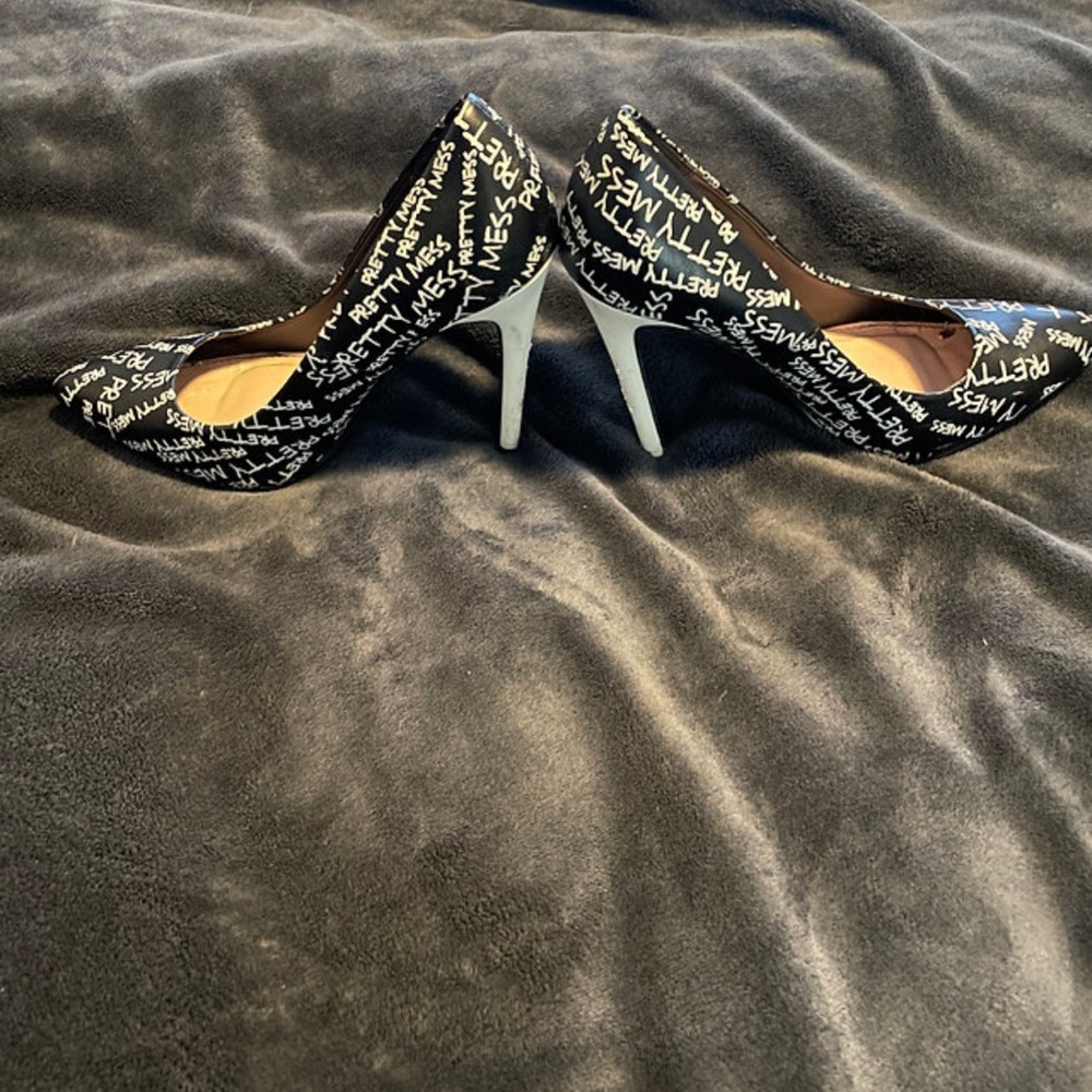 High Heels - Picture 2 of 3